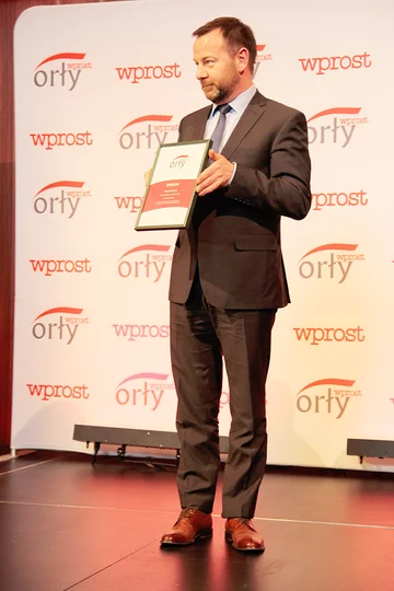 Orły Tygodnika „Wprost” 2016 na Pomorzu ENERGA S.A., Grupa Lotos S.A. oraz prezydent Gdyni Wojciech Szczurek zostali laureatami Orłów Tygodnika „Wprost” na Pomorzu. Nagrody wręczono w poniedziałek w sopockim Sheraton Hotel. Statuetkę w imieniu prezydenta Gdyni odebrała wiceprezydent Katarzyna Gruszecka-Spychała.