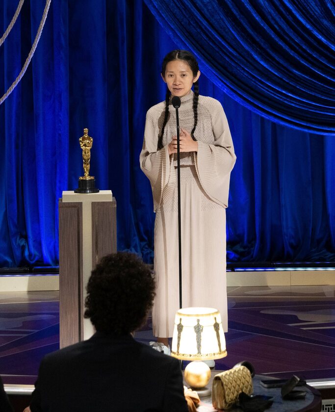 Chloe Zhao podczas ceremonii rozdania Oscarów 