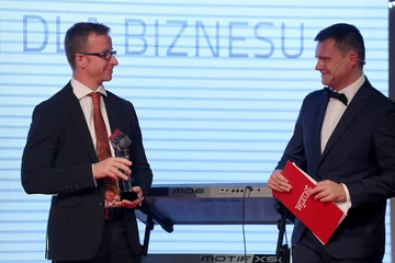 Innowatory „Wprost” 2015 Gala była zwieńczeniem V edycji rankingu najbardziej innowacyjnych polskich przedsiębiorstw prowadzonego przez tygodnik „Wprost” od 2011 r. Statuetki INNOWATORÓW trafiają do najlepszych firm w najbardziej dynamicznych sektorach gospodarki. Sektory te to: