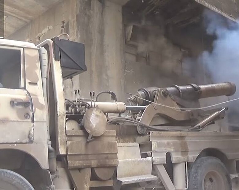 Miniatura: XIX-wieczna armata na wojnie w Syrii....