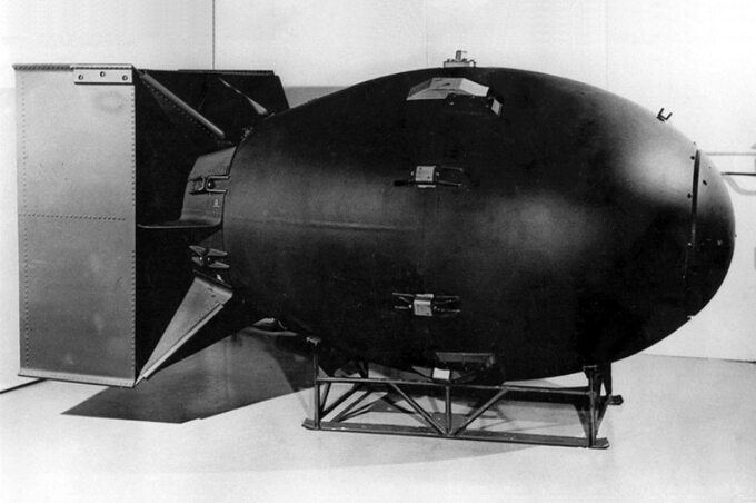 Fat Man – plutonowa bomba atomowa, która w dniu 9 sierpnia 1945 została zdetonowana nad japońskim miastem Nagasaki