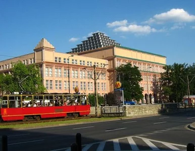 Miniatura: SGH na minusie. I to dużym