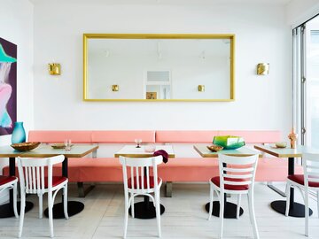Kolorowy bar pełen wnętrzarskich inspiracji, projekt Alexander &CO