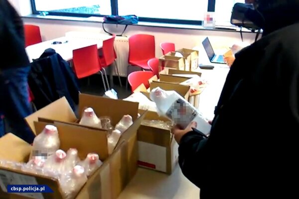 Miniatura: CBŚP zatrzymało organizatorów przerzutu...