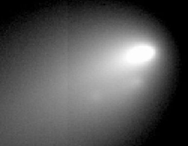 Miniatura: Kometa rozpada się na naszych oczach