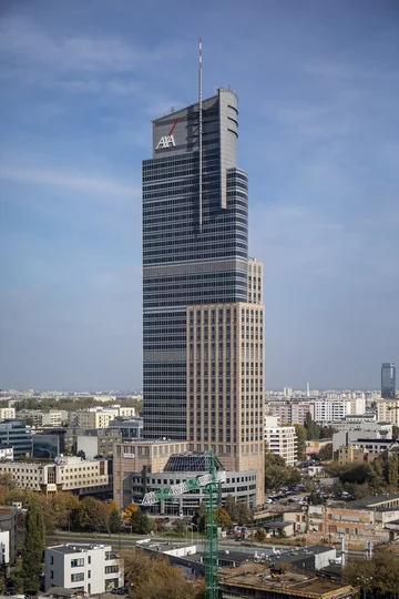 Warsaw Trade Tower Warsaw Trade Tower w rękach Globalworth