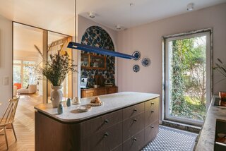 Dom pod&nbsp;Warszawą projektu Hanny Pietras &ndash; przestrzeń, w&nbsp;kt&oacute;rej światło, funkcja i&nbsp;kolor tworzą sp&oacute;jną całość