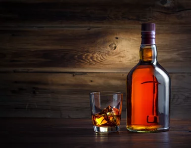 Miniatura: Milioner oszukany w hotelowym barze....