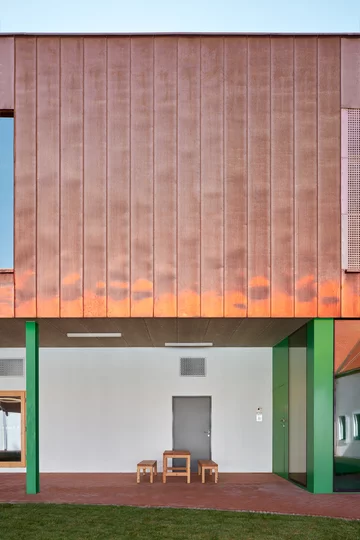 Podstawówka w dawnej plebanii, projekt Public Atelier oraz FUUZE Linka, szkoła, plebania