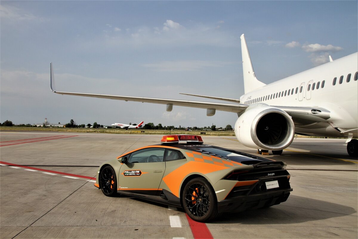 Lamborghini Huracan Evo Follow Me 