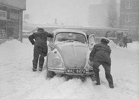 Miniatura: Zima w PRL-u. Wychowani w tamtych czasach...