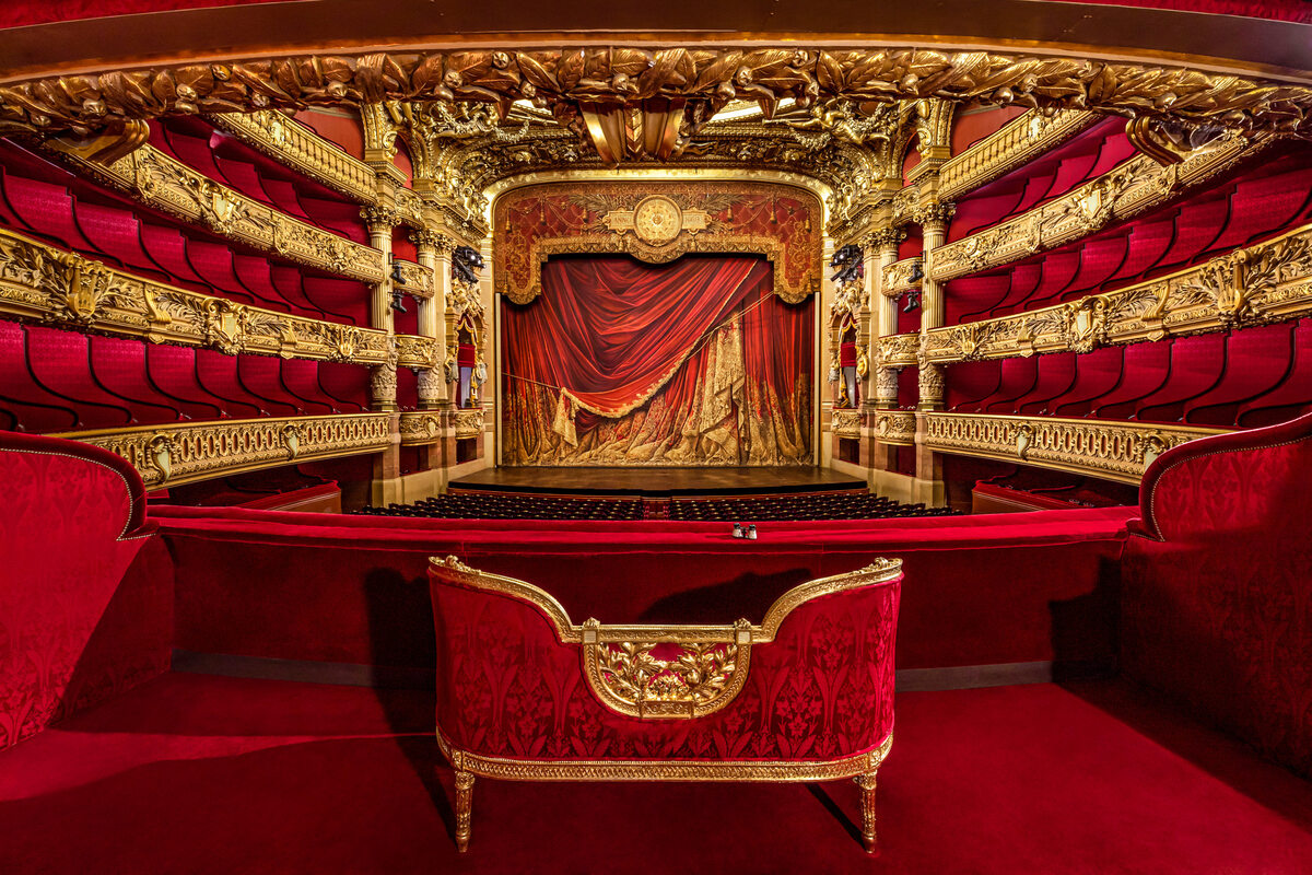 Pokój do wynajęcia oraz wnętrza w Palais Garnier 