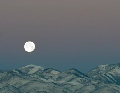 Miniatura: „Flower Moon” – ostatni superksiężyc w...