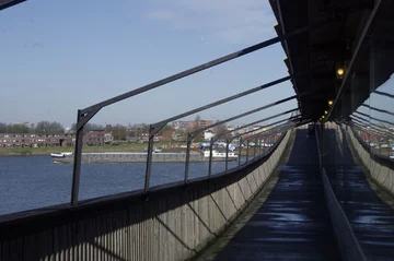 Holender zbudował ją w cztery lata 