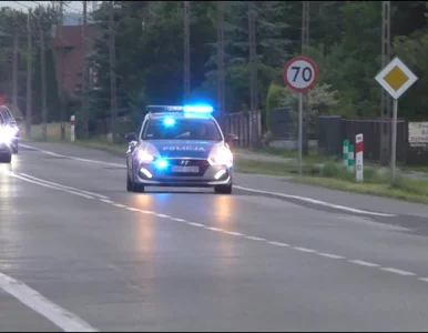 Miniatura: Burza wokół przejazdu kolumny rządowej....