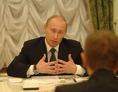 Miniatura: "Putin udaje przyjaciela i zdobywa...