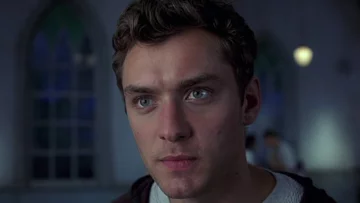 Jude Law w filmie „eXistenZ” (1999) 