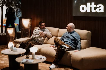 Stoisko Olta na Salone del Mobile 2026 – przestrzeń zaprojektowana jak domowy azyl, w którym design zaczyna się od komfortu 