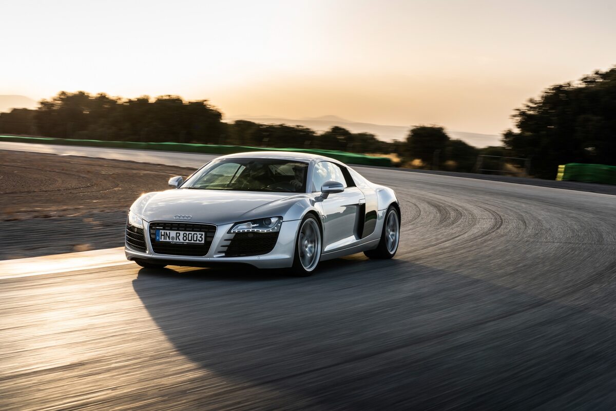 Audi R8 Coupé V10 GT RWD 