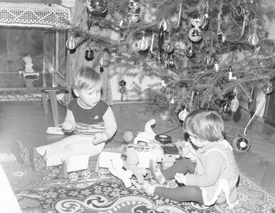 Miniatura: QUIZ. Święta w czasach PRL-u. Pamiętasz,...