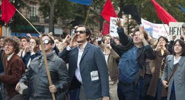 kadr z&nbsp;filmu "Le Redoutable" (2017)