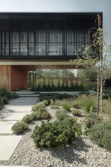 Inside Out Villa, dom jednorodzinny autorstwa pracowni MOKAA – dom, który otwiera się na ogród i redefiniuje współczesny komfort życia 