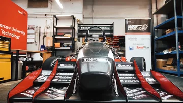 Wartość bolidu jest szacowana na ok. 400 tys. złotych. 