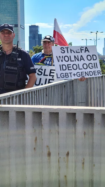 Tłumy ludzi na Paradzie Równości w Warszawie 