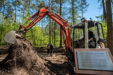 Odkrycie zbiorowej mogiły ofiar zbrodni w Lesie Szpęgawskim 