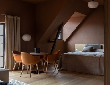 Miniatura: Sypialnia na poddaszu w modnym kolorze...