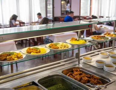 Miniatura: Ceny w sejmowej stołówce niższe niż w...