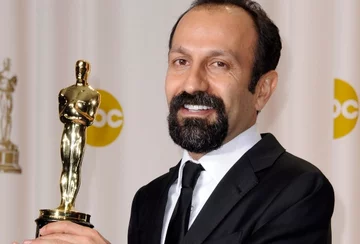 Asghar Farhadi - reżyser filmu "Rozstanie" - najlepszego filmu nieanglojęzycznego (fot. EPA/PAUL BUCK/PAP)