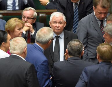 Miniatura: „Rzeczpospolita”: PiS poluje na posłów...