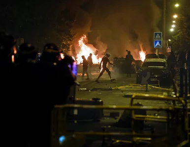 Miniatura: Kolejna niespokojna noc we Francji po...