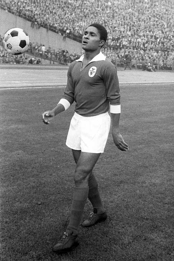 Eusebio - urodzony 25 stycznia 1942 w Lourenço Marques, zmarły 5 stycznia 2014 w Lizbonie. Portugalski piłkarz, słynna "Czarna Perła z Mozambiku". Król   strzelców i brązowy medalista mundialu w 1966 roku, zdobywca Złotej Piłki. (fot. imago / newspix.pl