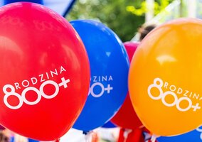 Miniatura: Wypłaty 800 plus. Pojawił się nowy komunikat