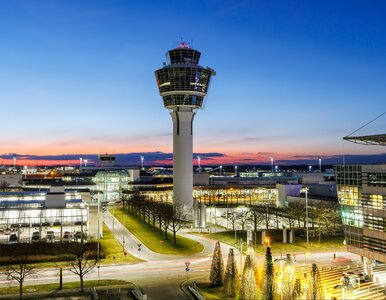 Miniatura: Pasażerowie spędzili noc na lotnisku....