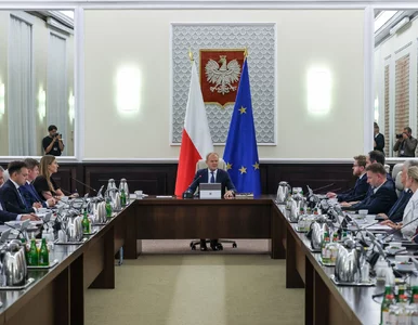 Miniatura: Tusk o „politycznej hucpie” liderów...
