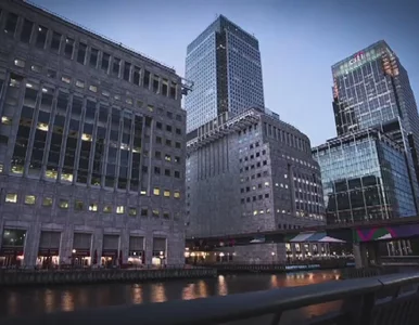 Miniatura: Rozgwieżdżone niebo nad Londynem....