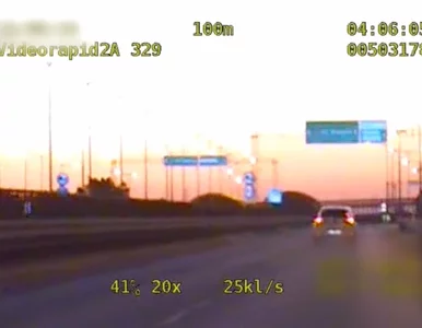 Miniatura: W środku nocy gnał 145 km/h przez...