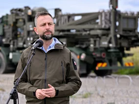 Miniatura: Stanowcze słowa szefa MON ws. afery TK....