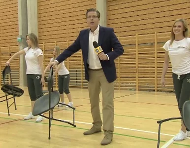 Miniatura: Chajzer tańczy z cheerleaderkami