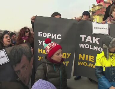 Miniatura: Warszawa uczciła pamięć Niemcowa wiecem...