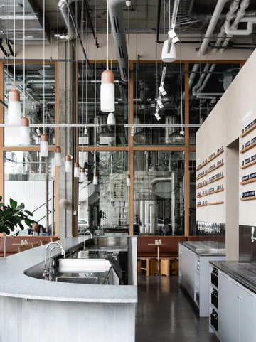 Lokal dla miłośników piwa, projekt Atelier L'Abri v2com, 1685-04