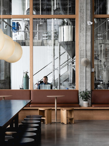 Lokal dla&nbsp;miłośnik&oacute;w piwa, projekt Atelier L'Abri