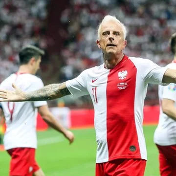 Kamil Grosicki postarzony przez FaceApp 