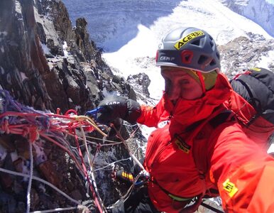 Miniatura: Kierownik wyprawy na K2: Denis Urubko schodzi