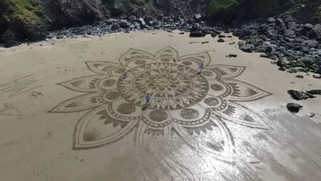 Wzór na plaży, który stworzył Marc Treanor 