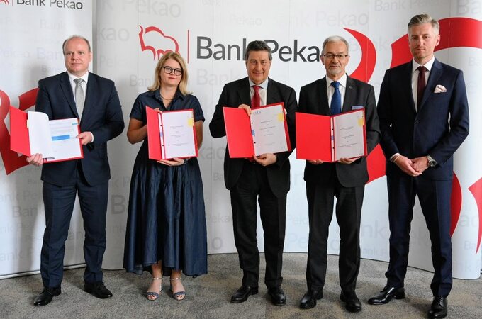 Bank Pekao, umowa z Bankiem Rozwoju Rady Europy
