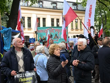Miasteczko namiotowe przed siedzibą Trybunału Konstytucyjnego 